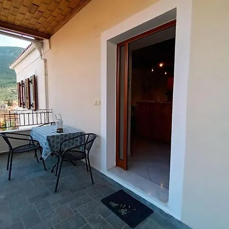 Metaxiasandmariashouse