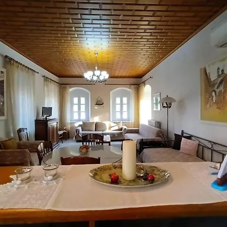 Apartman Metaxiasandmariashouse *